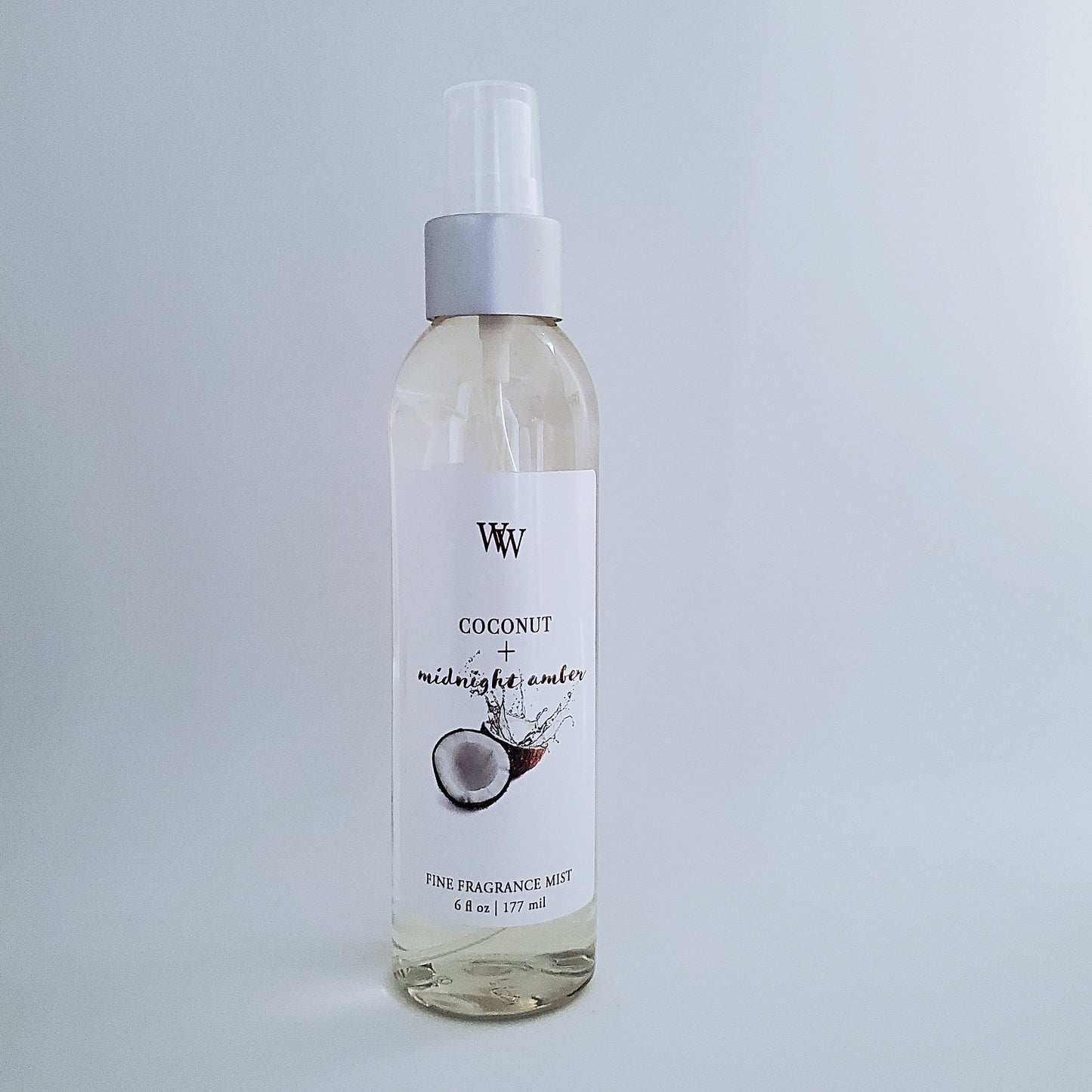Sensual jasmine intermingles with milky coconut and deep, warm amber notes in a sultry, forbidden escapade. Fragrance Notes Top: Coconut, Bergamot, Nectarine Middle: Pineapple Nectar, Peony Petals, Tonka Bean Base: Amber Woods, Vanilla Sugar, Night Blooming Jasmine